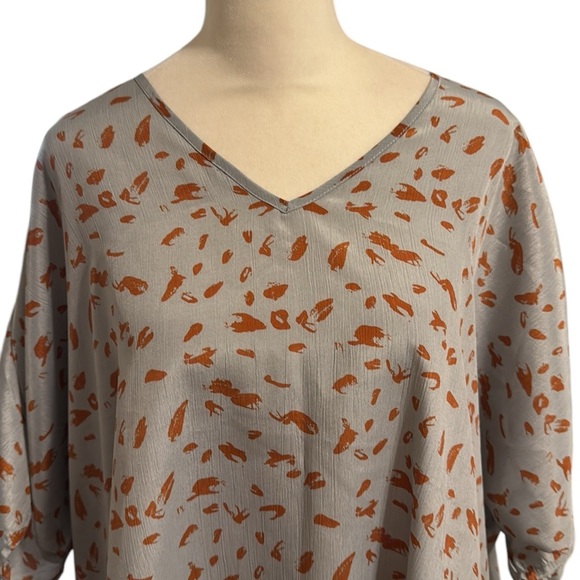 JODIFL sleek metallic oversized top size small - Picture 2 of 8